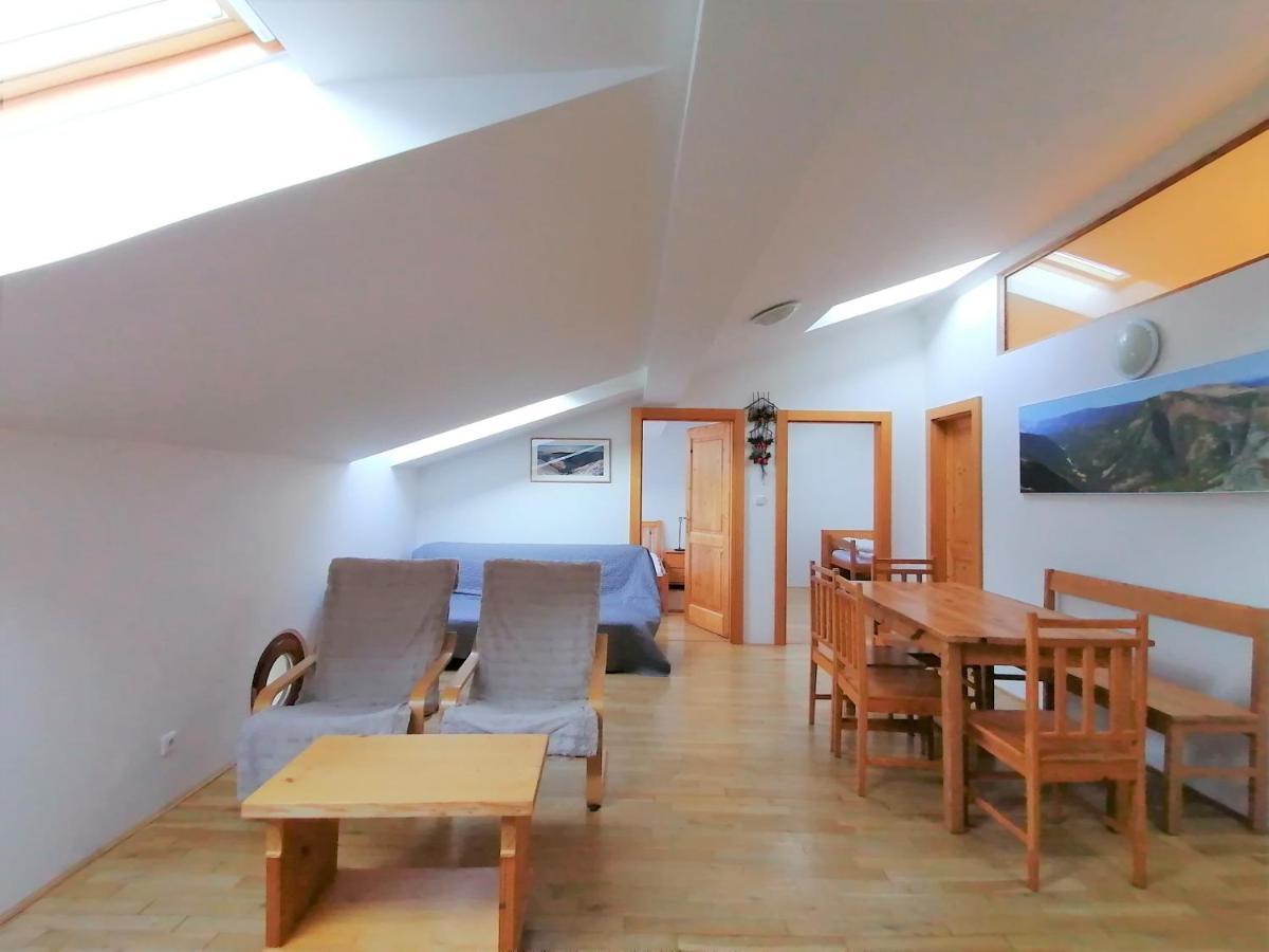 Pod Strechou Apartment Svoboda nad Upou Bagian luar foto